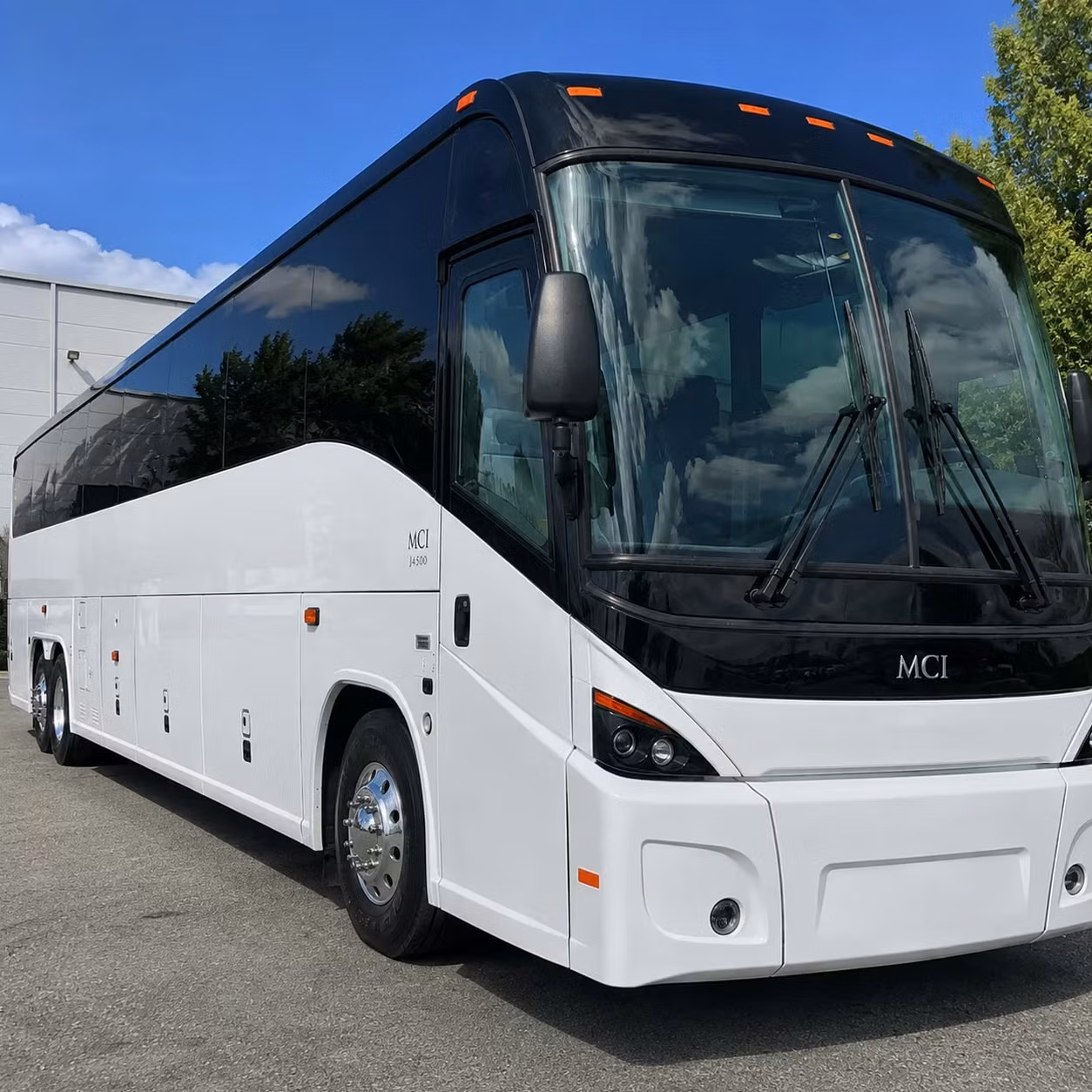 construction crew shuttles and worksite transportation across the oc
